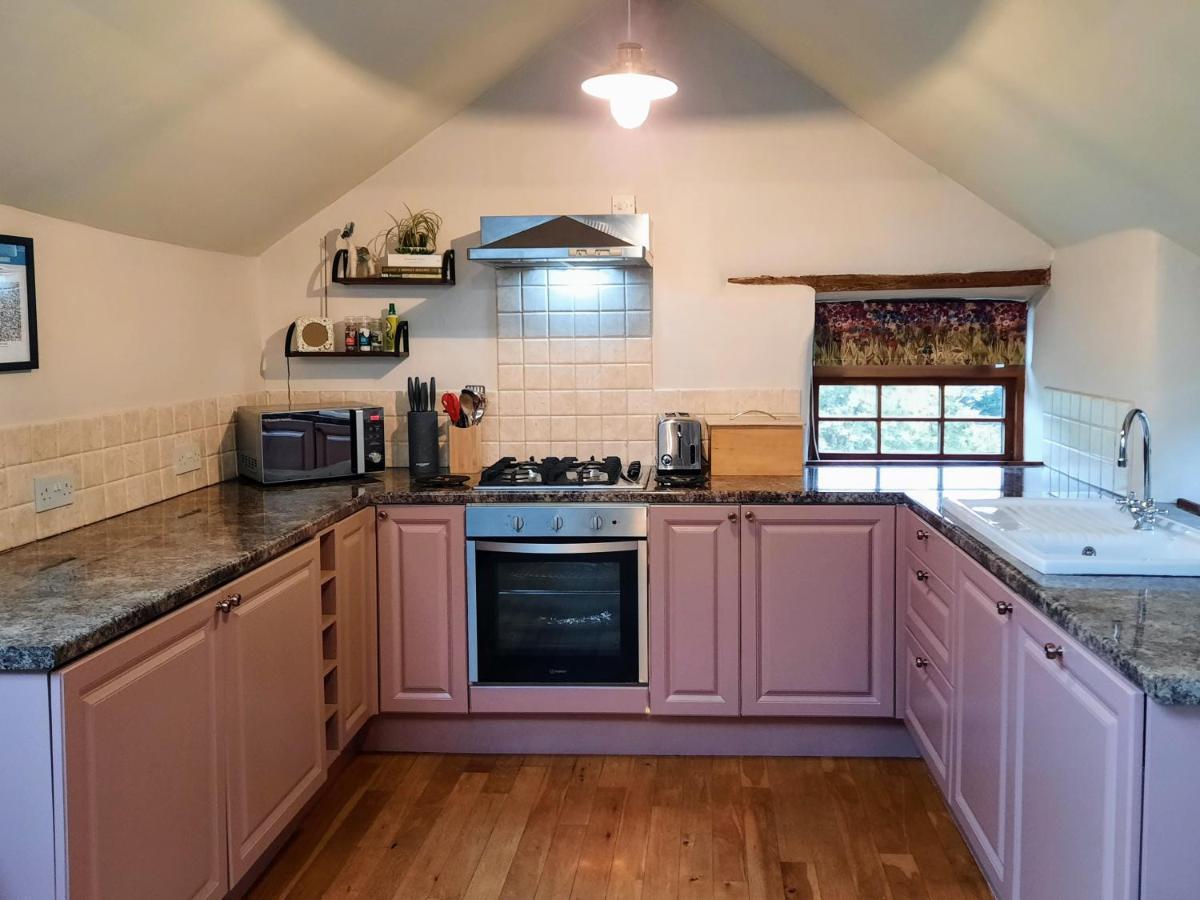 Cosy Barn On Rural Smallholding With Alpacas, Goats & Pigs Stithians Exterior photo