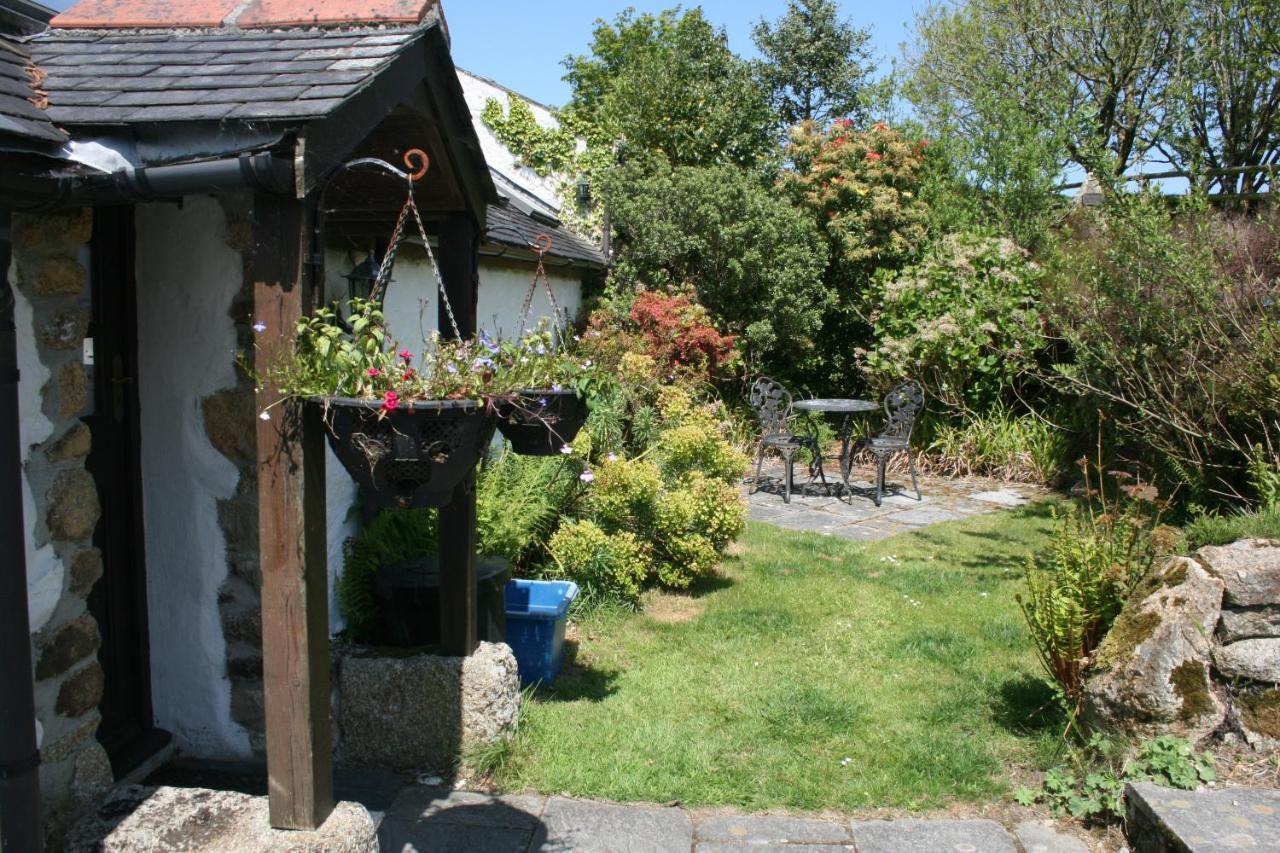 Cosy Barn On Rural Smallholding With Alpacas, Goats & Pigs Stithians Exterior photo