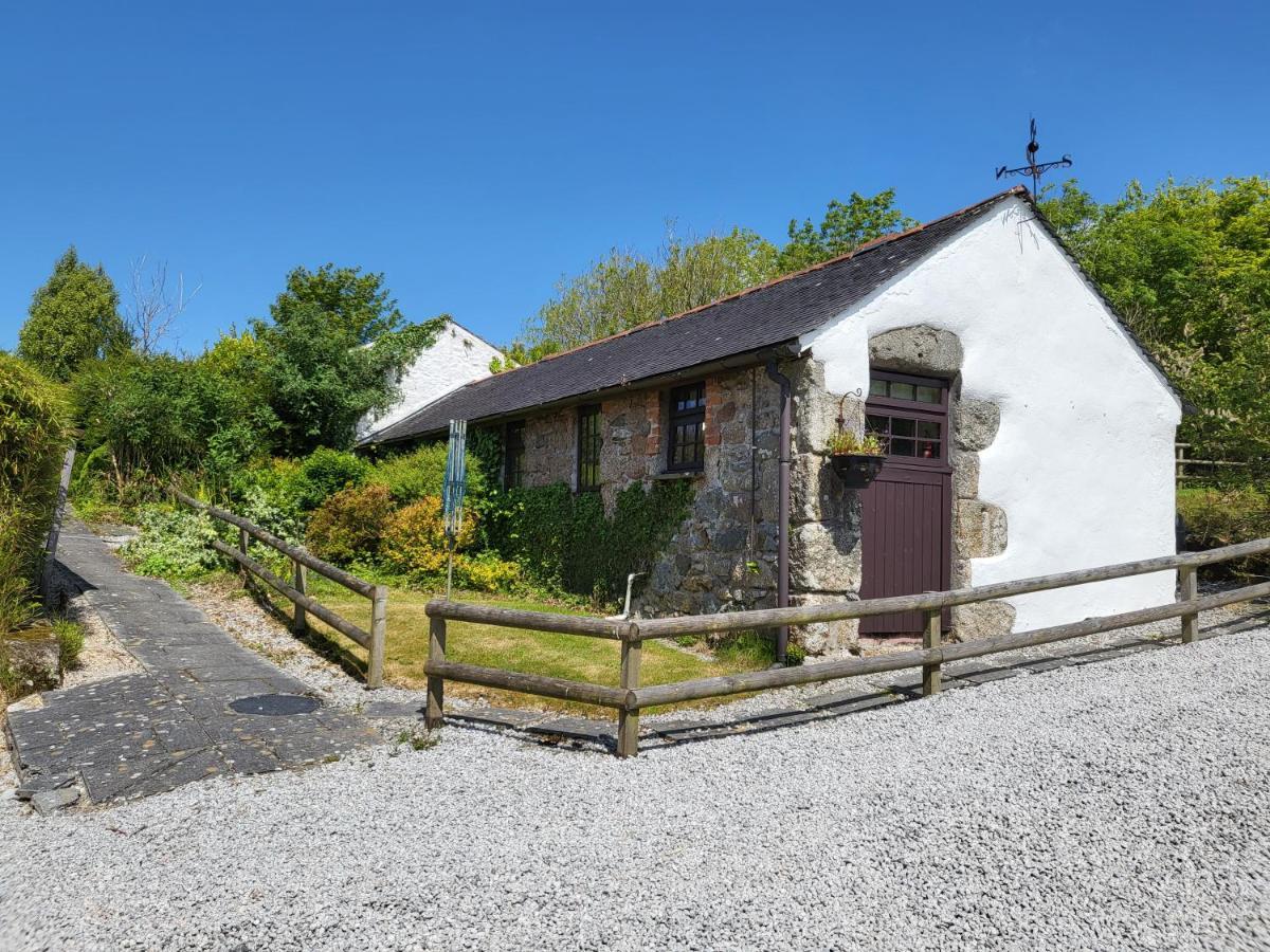 Cosy Barn On Rural Smallholding With Alpacas, Goats & Pigs Stithians Exterior photo